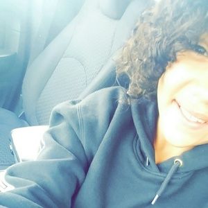 Meet your Posher, Deonna