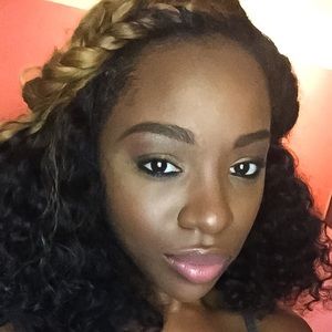 Meet your Posher, Valerie