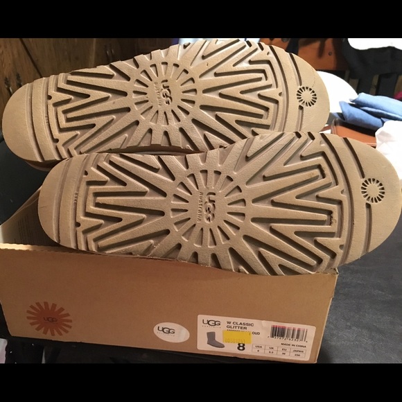 Uggs - Picture 2 of 4