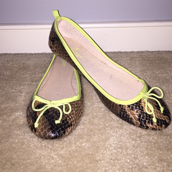 American Eagle Outfitters Shoes - Snakeskin flats