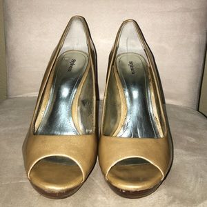 Style&co gold pump