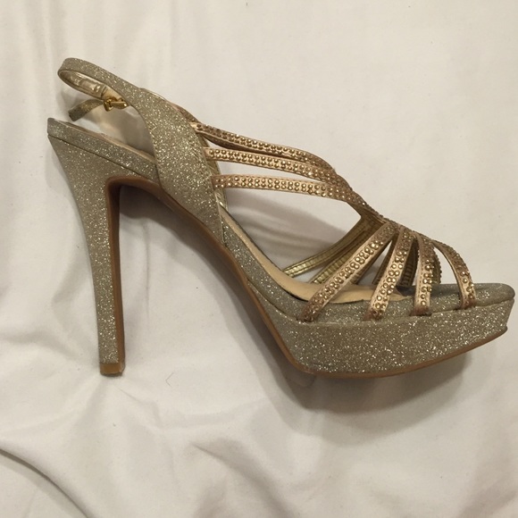 Gianni Bini Heels - Picture 1 of 4