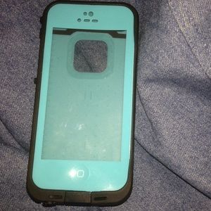 Turquoise life proof case for iPhone 5/ 5s