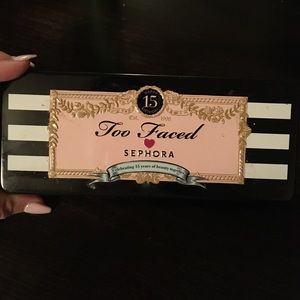Two faced eyeshadow palette