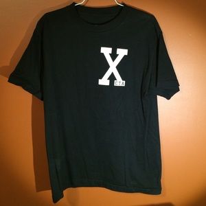 Straight edge tee