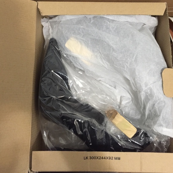 HP 🎉Zara suede Gold Metal Cuff/Ankle Strap Heels - Picture 4 of 4