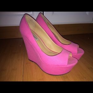 Steve Madden hot pink wedges