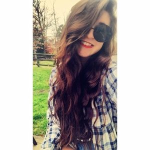 Meet your Posher, Brooke