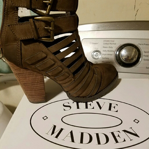 Ankle boots
