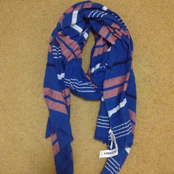 NWT Old Navy Light Blanket Scarf