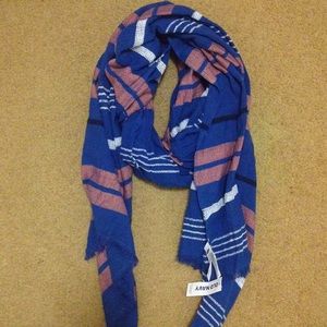 NWT Old Navy Light Blanket Scarf