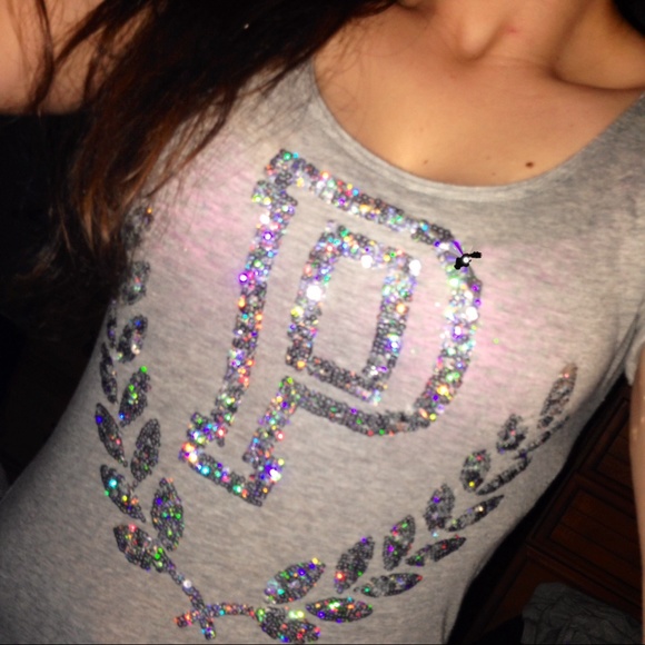 Pink by vs rare gray silver sequin short sleeve t - Picture 1 of 2