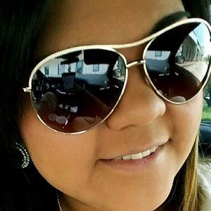 Meet your Posher, Gina