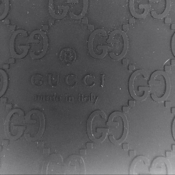 ~SOLD~ Authentic GUCCI iPad Case - Picture 2 of 4