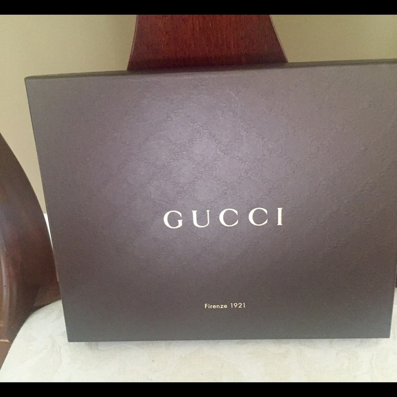 ~SOLD~ Authentic GUCCI iPad Case - Picture 3 of 4