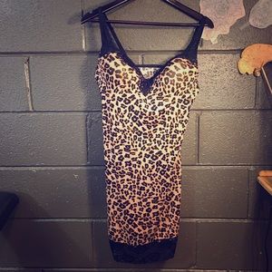 Sexy Marilyn Monroe leopard nightie w built in bra