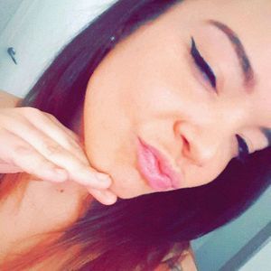 Meet your Posher, Dominique