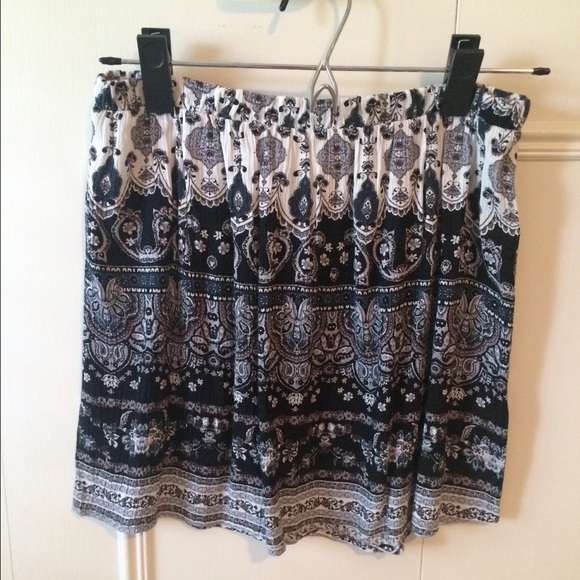 LA Hearts paisley patterned skirt