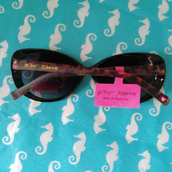 Betsey Johnson Accessories - Betsey Johnson Sunglasses