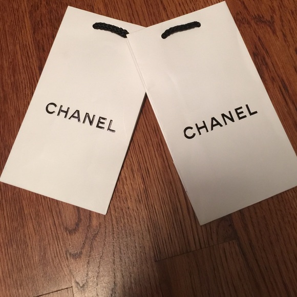 Chanel paper gift bag🎁2