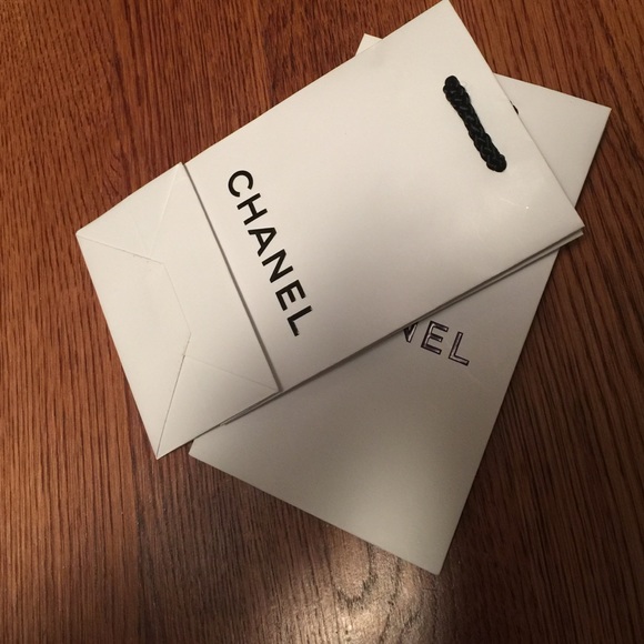Chanel paper gift bag🎁2 - Picture 3 of 4