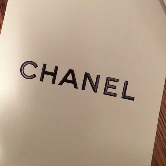 Chanel paper gift bag🎁2 - Picture 2 of 4