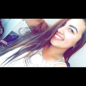 Meet your Posher, Alexis