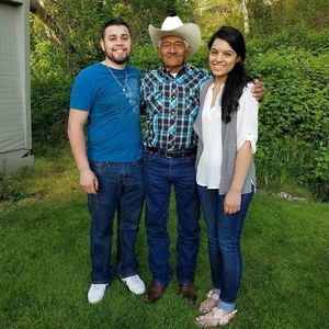 Meet your Posher, Claudia