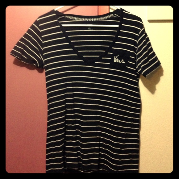 Vans v neck