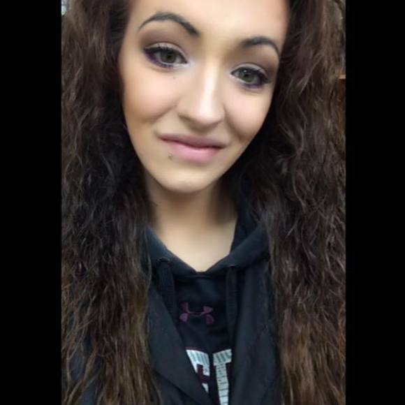 Meet your Posher, Ashley - Picture 1 of 1