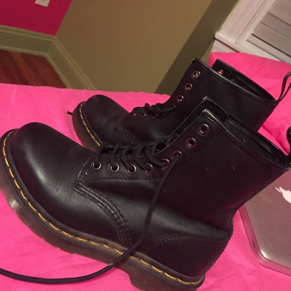 DOC MARTINS - Picture 4 of 4