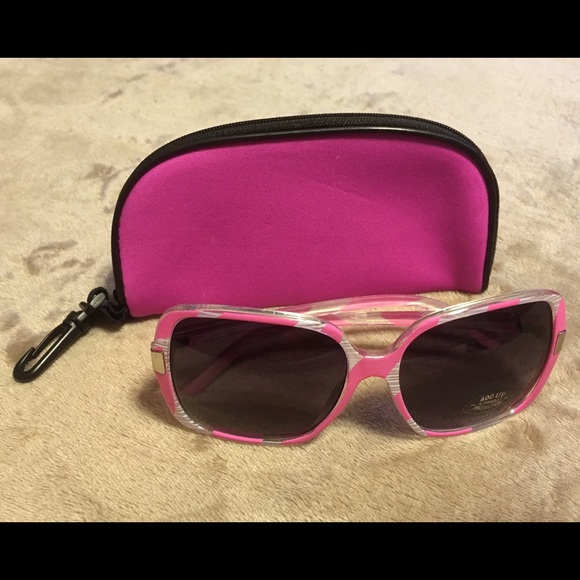 Accessories - SOLD Women's Chic and Modern Sunglasses (PINK)
