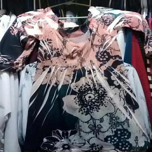 Chelsea & Violet: Top