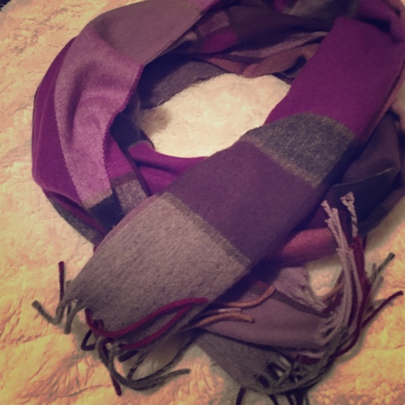 Very very soft checkered scarf