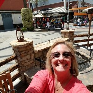 Meet your Posher, Lisa