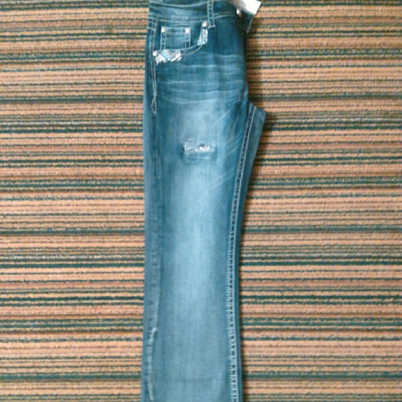 Jeans - Picture 2 of 3