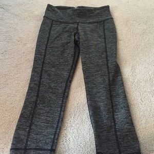Small - Old Navy - cropped workout pants