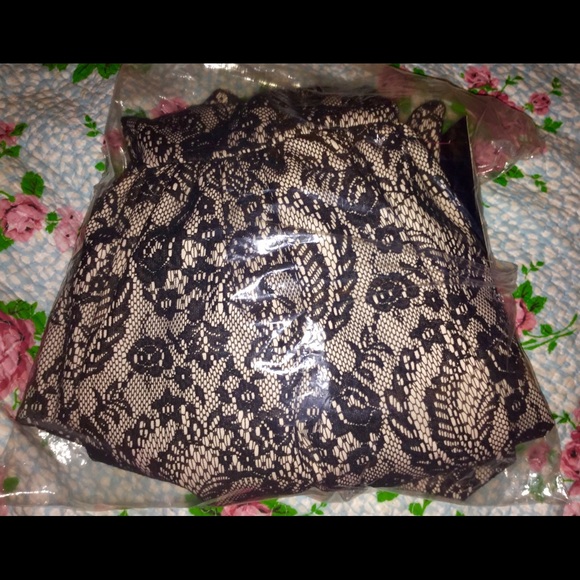 Bebe bonded tiered lace flare dress nude black 10 - Picture 5 of 7