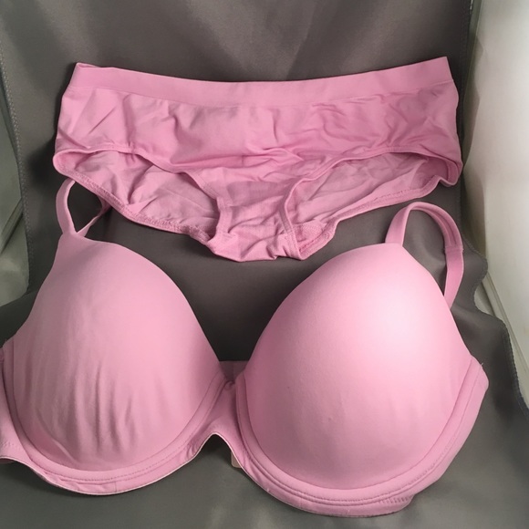 Body by Victoria bra panty set. 36D bra  size L
