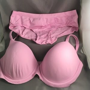 Body by Victoria bra panty set. 36D bra size L
