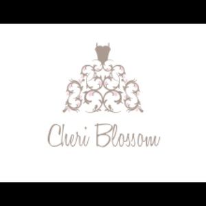 Meet your Posher, Suzanne