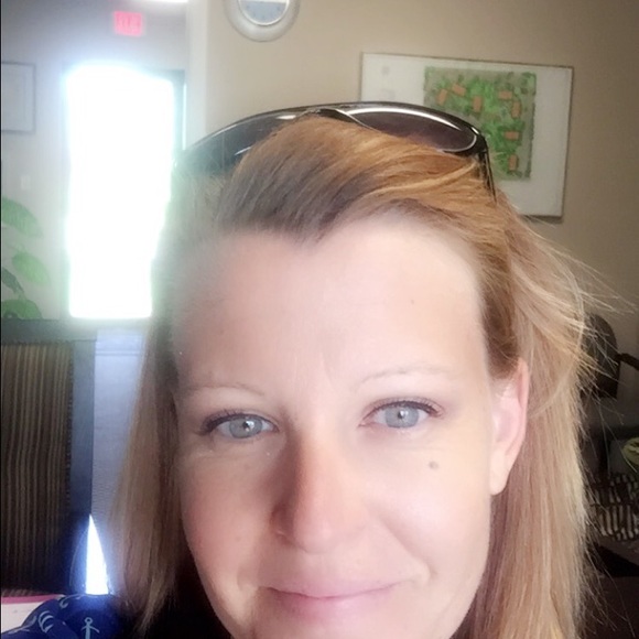 Meet your Posher, Angie - Picture 1 of 1