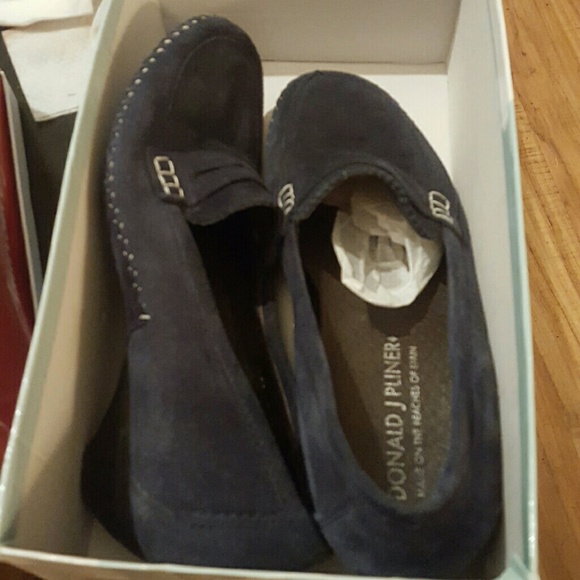 Donald j pliner  navy sport suede