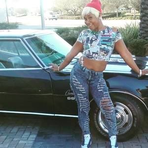 Meet your Posher, Charaie