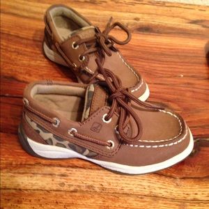 Toddler girl sperrys