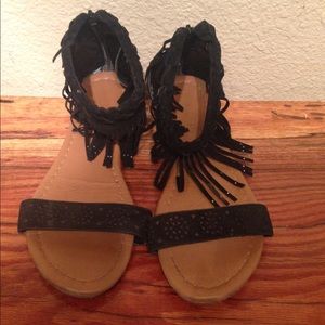 Fringe sandals