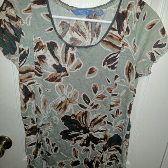 Simply Vera pretty flowery patterned tee - Picture 4 of 4