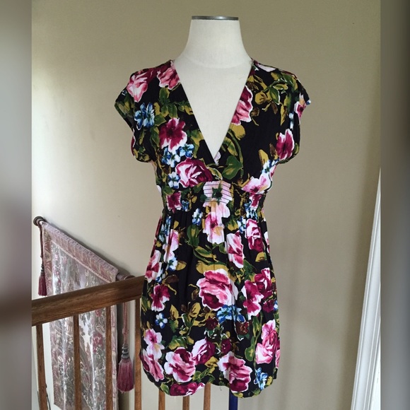 Beautiful floral dress !