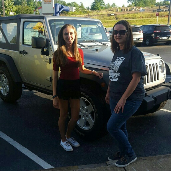 Meet your Posher, Haley - Picture 2 of 4