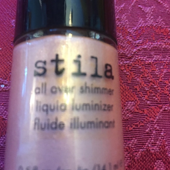 Stilla all over shimmer liquid luminizer